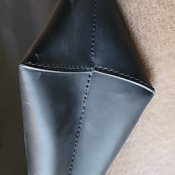 Black Fossil Tote - Picture 6 of 7